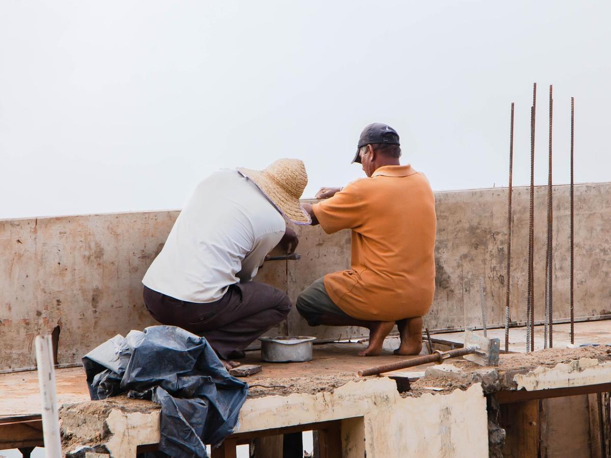 Desempleo en Colombia baja al 8,2% en 2025: DANE revela fuerte aumento de ocupados