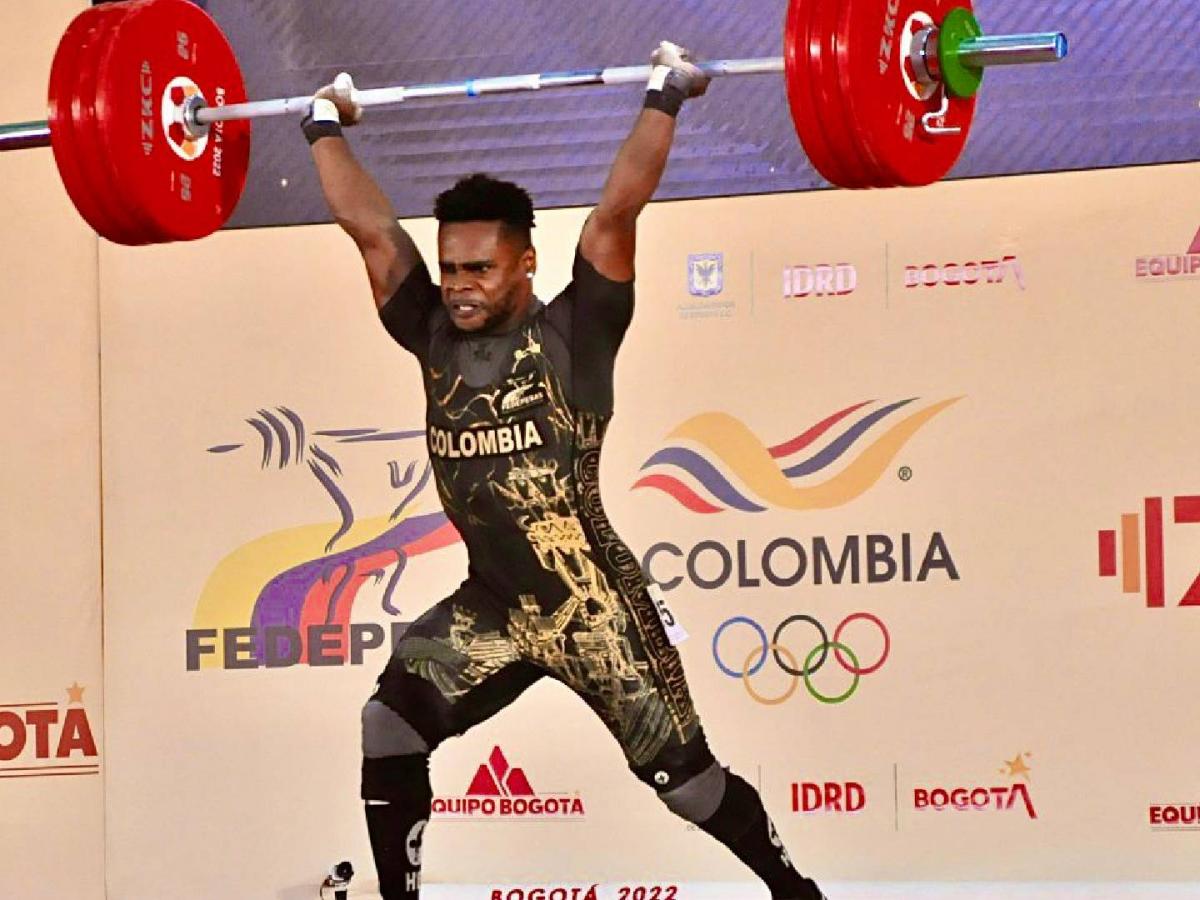 Francisco Mosquera campeón mundial de pesas