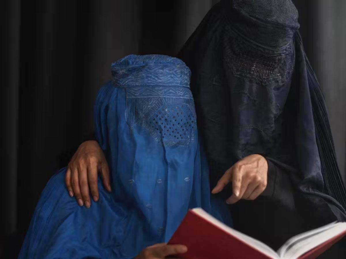 El silencio atronador de las mujeres afganas