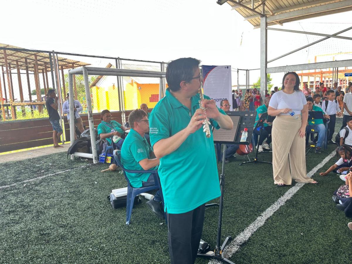 Nueva Venecia, pueblo flotante de Colombia: Bibliocanoa llevó cultura 