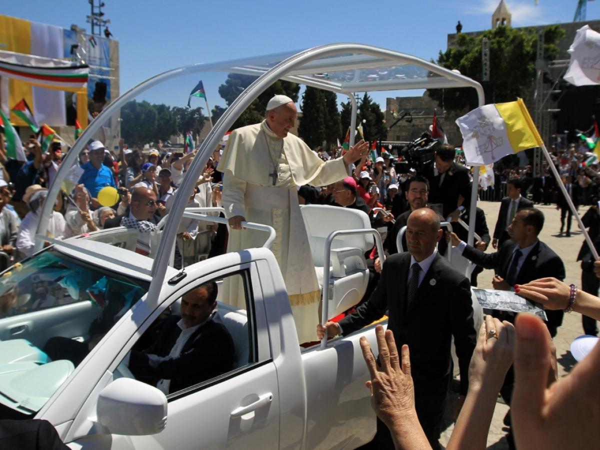 Último deseo del Papa: transformar papamóvil como clínica para niños de Gaza