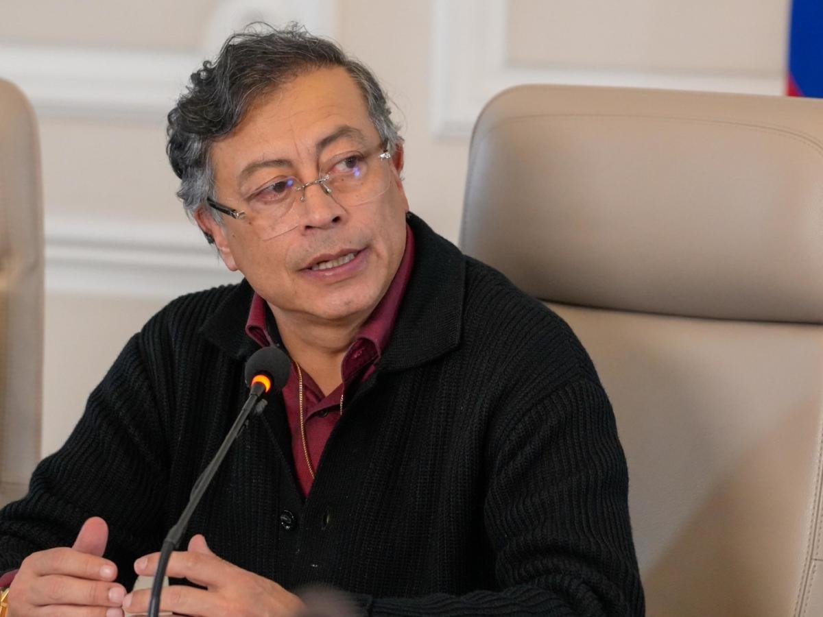 Petro ordena regreso de embajadora en Ecuador por crisis diplomática