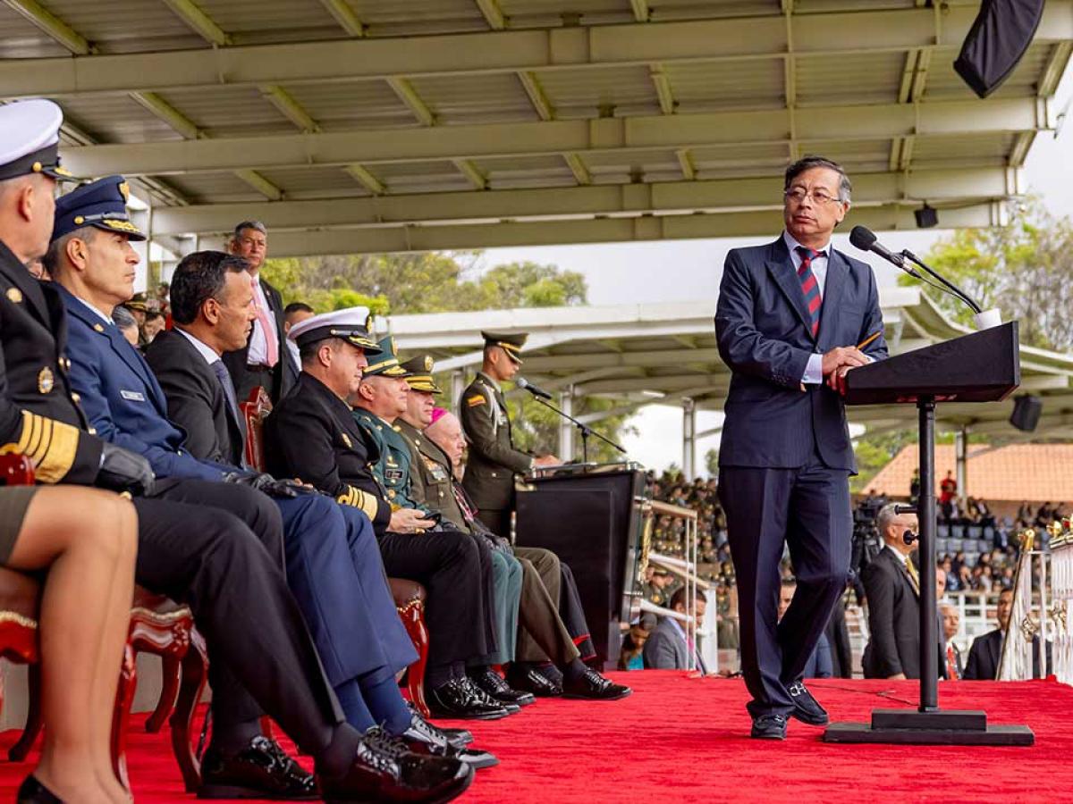 Gustavo Petro desmiente unión de ejércitos con Venezuela