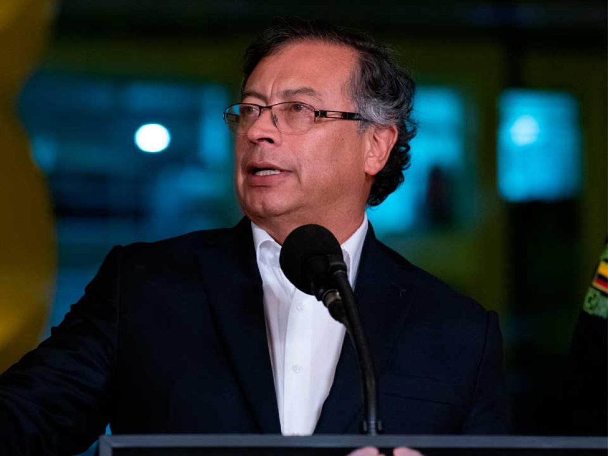 Petro pide investigar asesinato de presos colombianos en Ecuador