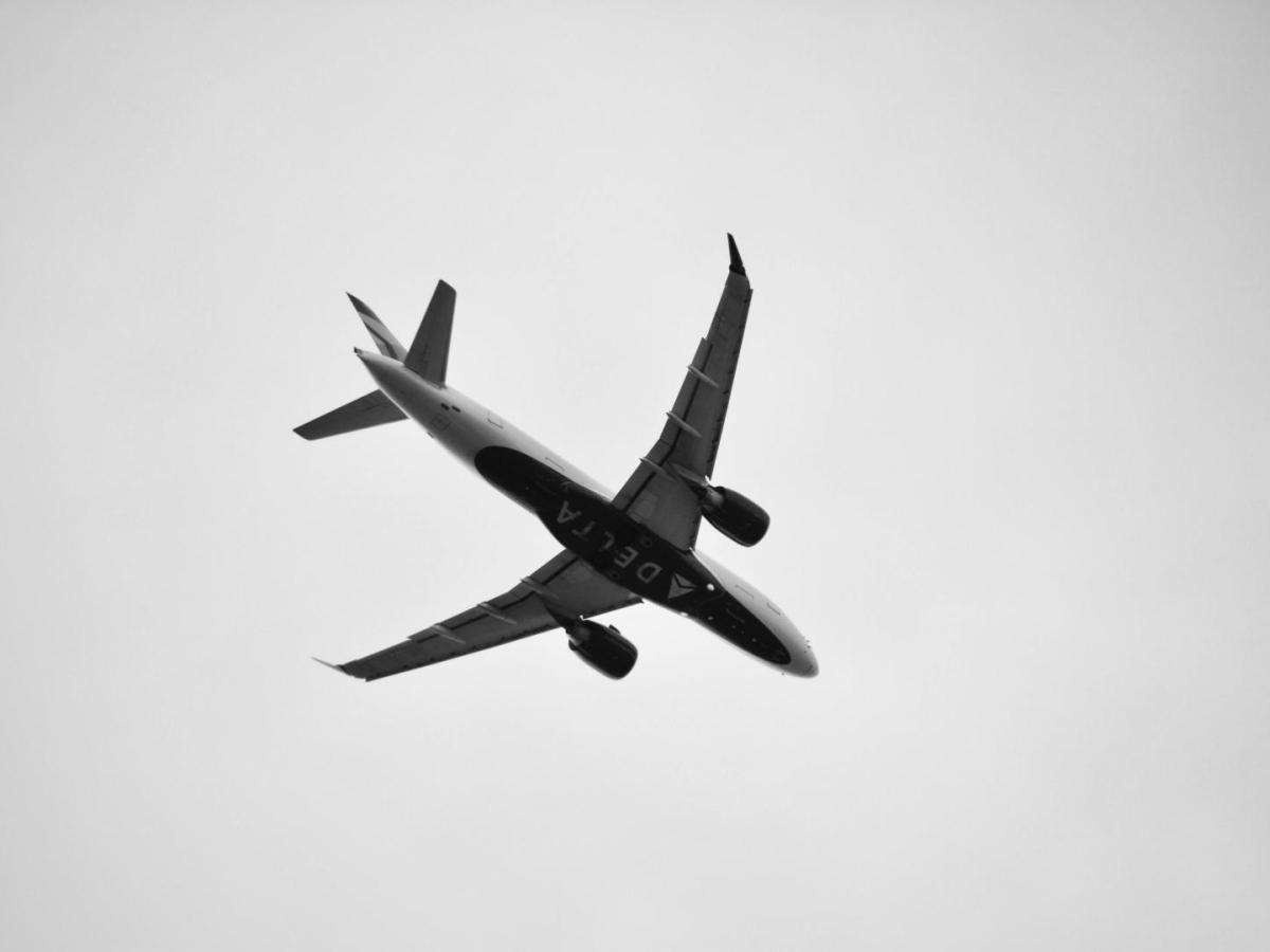 Venezuela revoca concesiones a seis aerolíneas