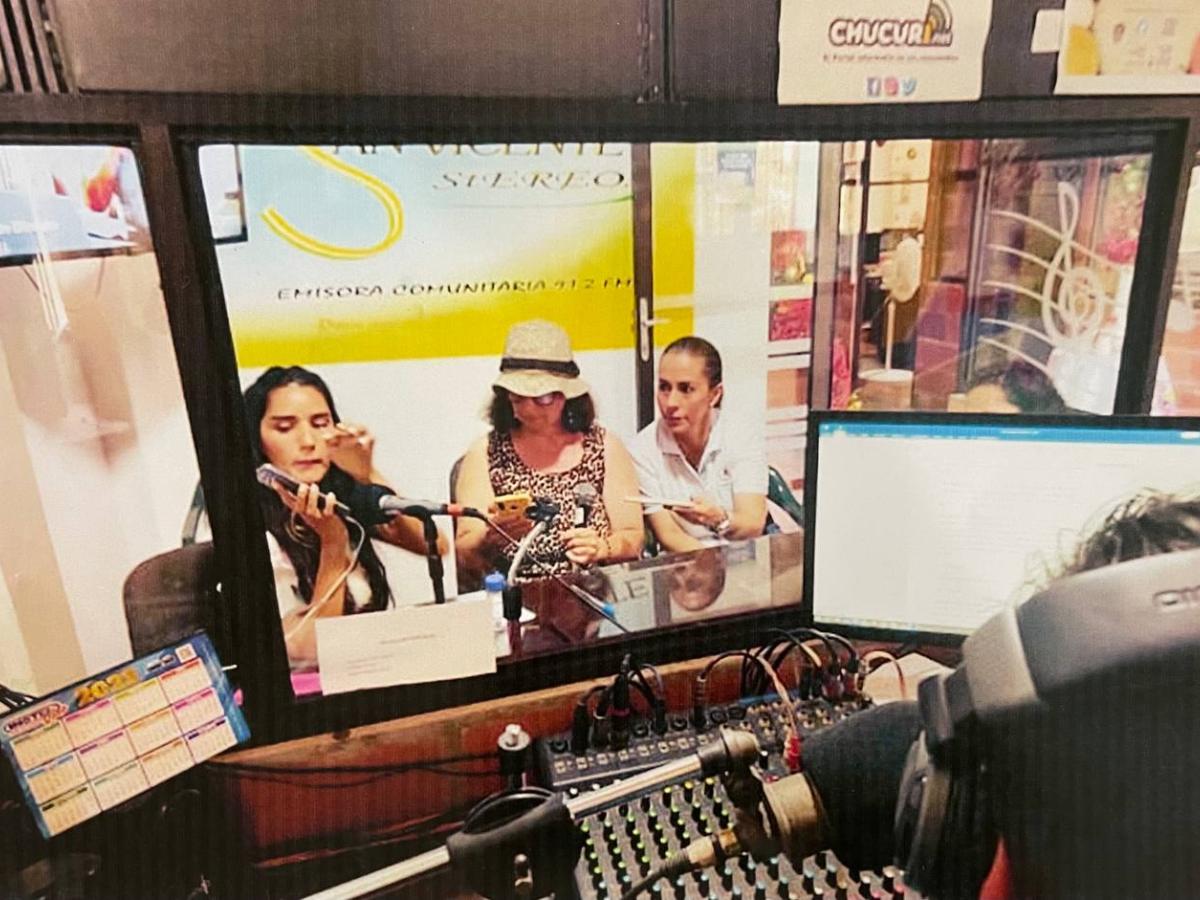 Radio comunitaria en San Vicente de Chucurí: historia de Isolina Ardila