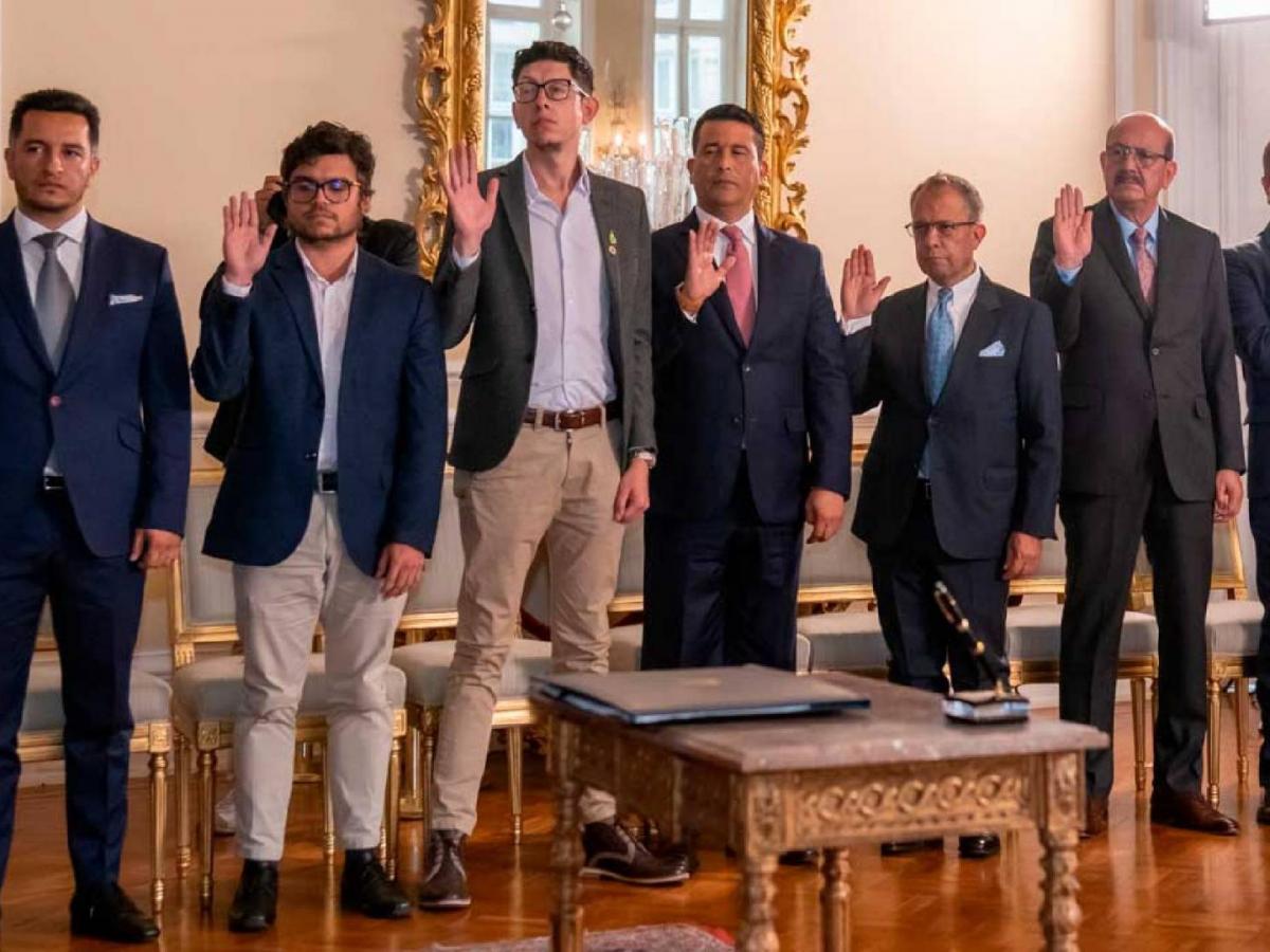 Presidente Gustavo Petro posesionó a directivos de la SAE, UAIF, ESAP