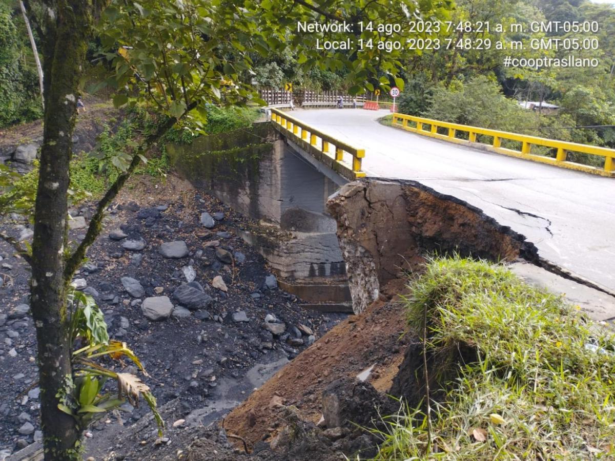 Cierre vial por riesgo de desplome de puente - vía Boyacá y Casanare