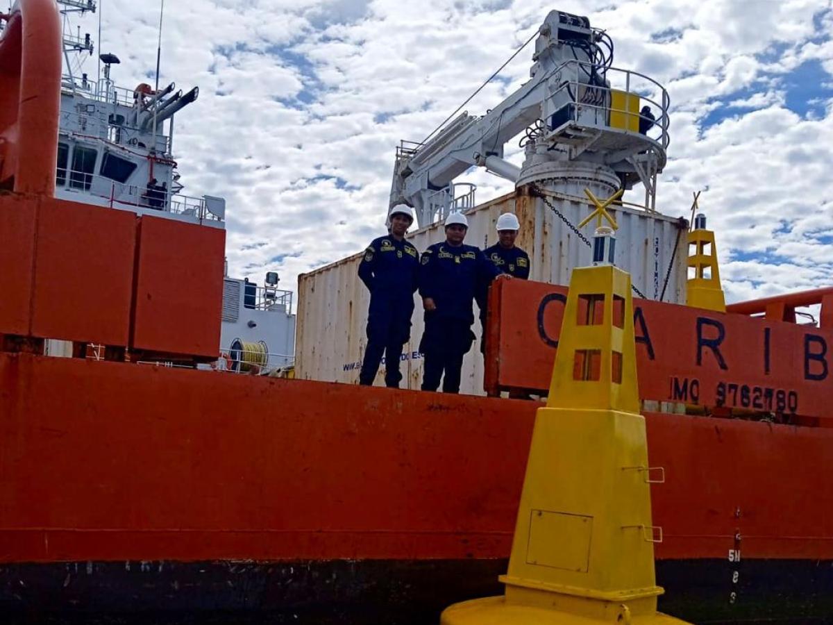 Boyas inteligentes para el monitoreo de huracanes en San Andrés