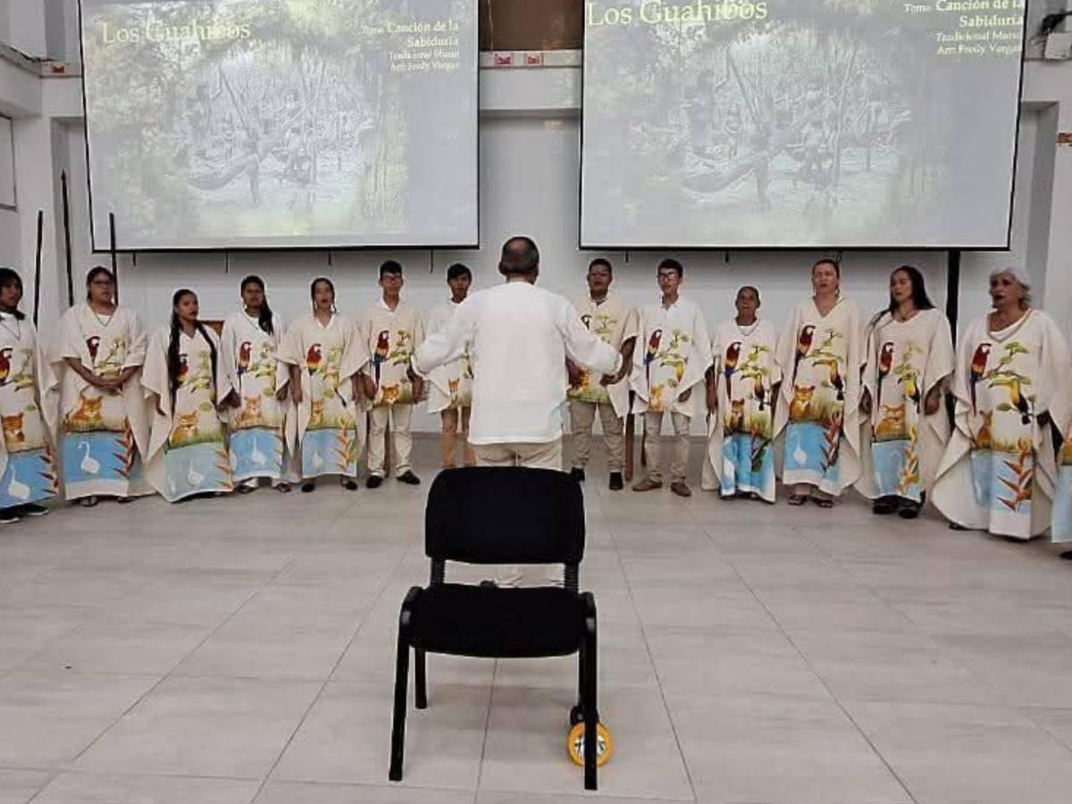 Voces que unen al Amazonas: más de una década llevando la Navidad a través del canto