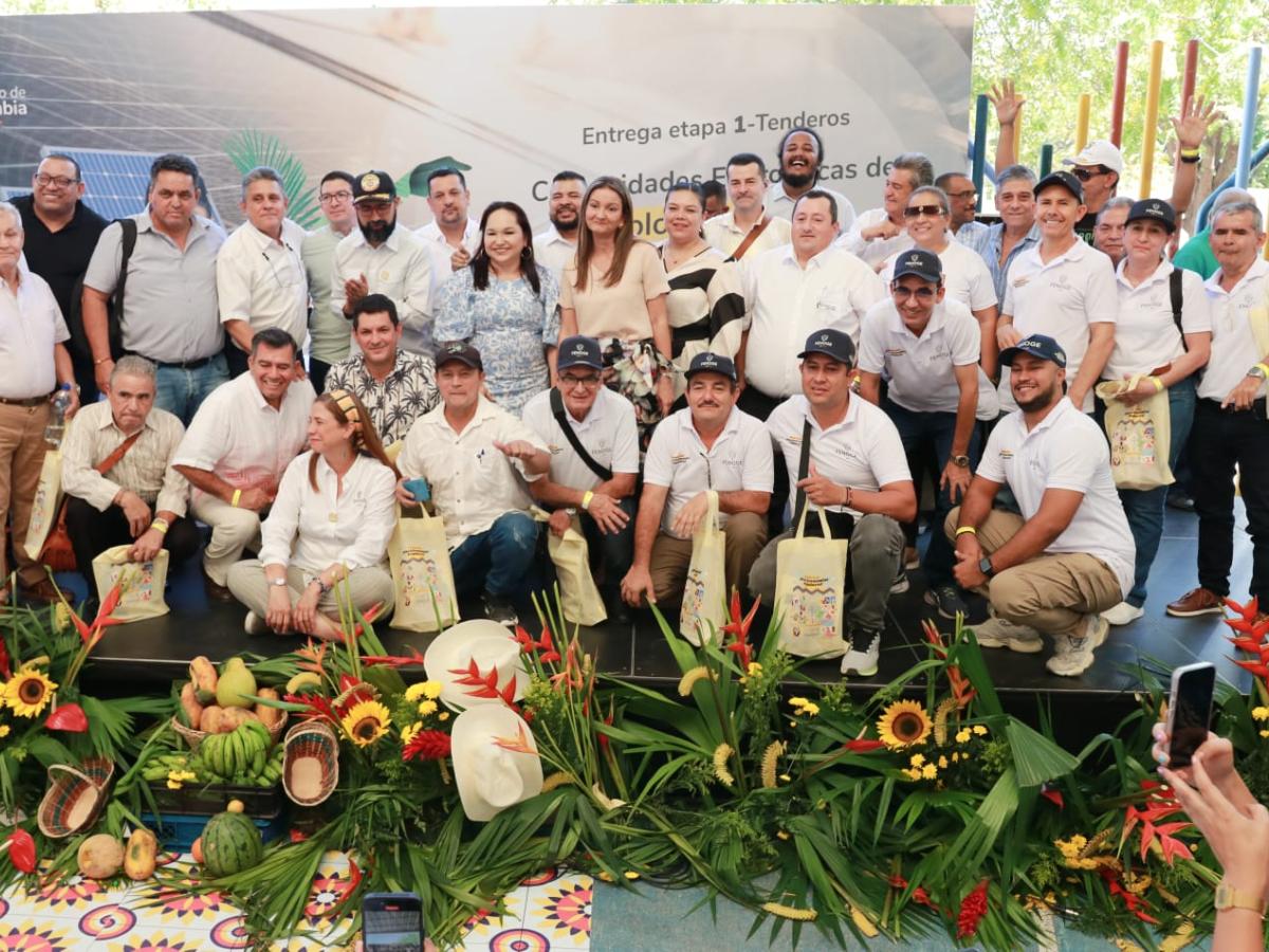 Tenderos favorecidos con la estrategia Colombia Solar