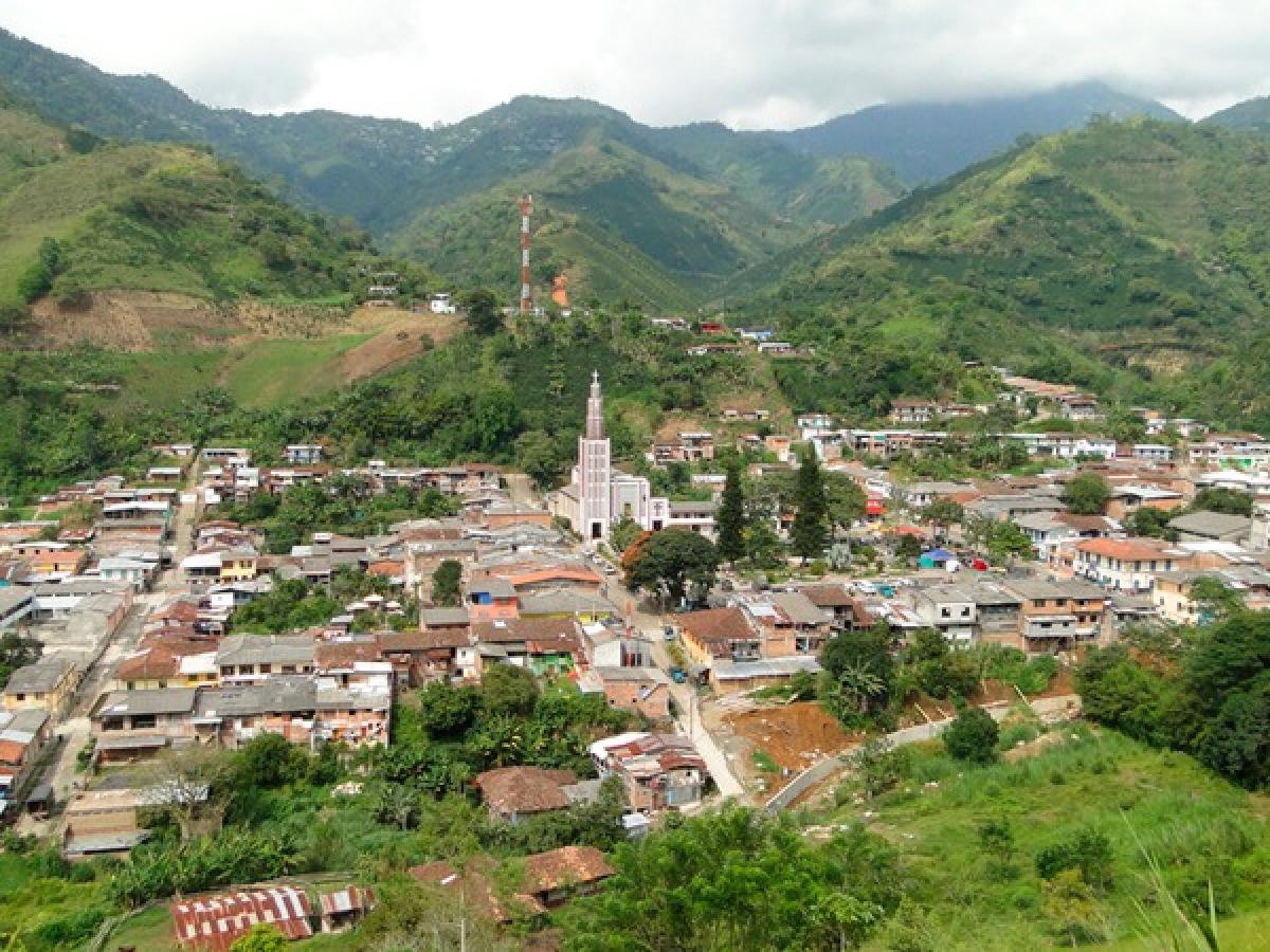Autoridades investigan el homicidio de tres personas en la Celia, Risaralda
