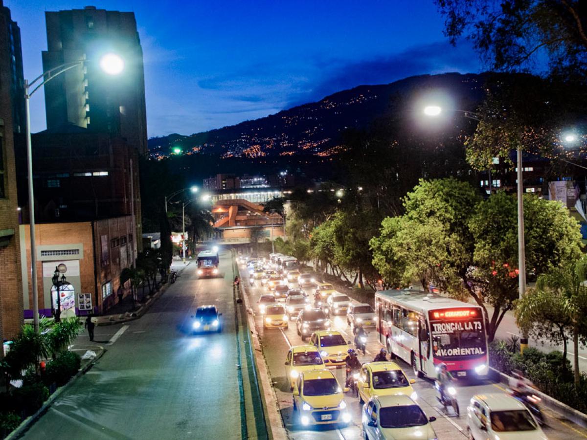El pico y placa en Medellín y los demás municipios del Valle de Aburrá, para la semana del lunes 16 al viernes 20 de marzo, continuará aplicándose de acuerdo a la más reciente rotación.