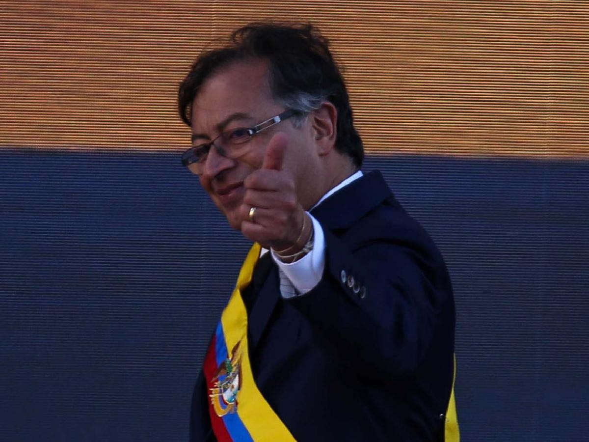 Charles Michel desea éxito a Petro 