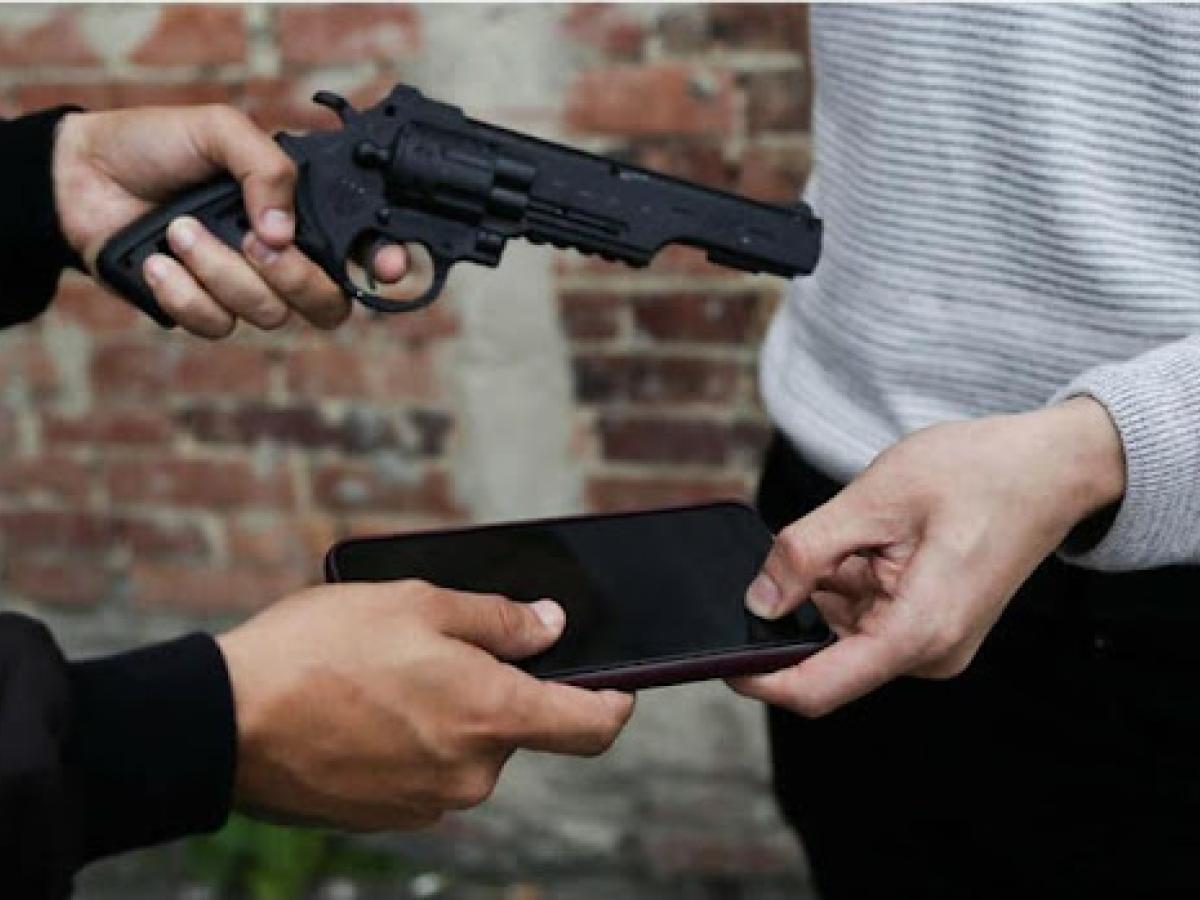 Vecinos y comerciantes alertan sobre intentos de robo en viviendas y hurtos en locales comerciales. Denuncian que las autoridades no intensifican los patrullajes pese a sus reportes.