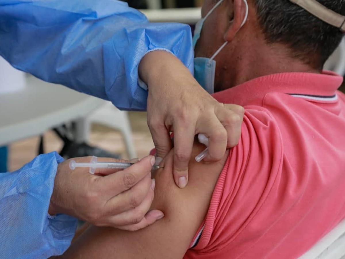 Vacunas bivalentes contra el Covid-19 en Colombia para el 2023 