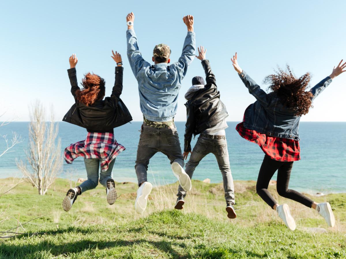 ¿Cuándo se celebra la semana de la juventud en Colombia?