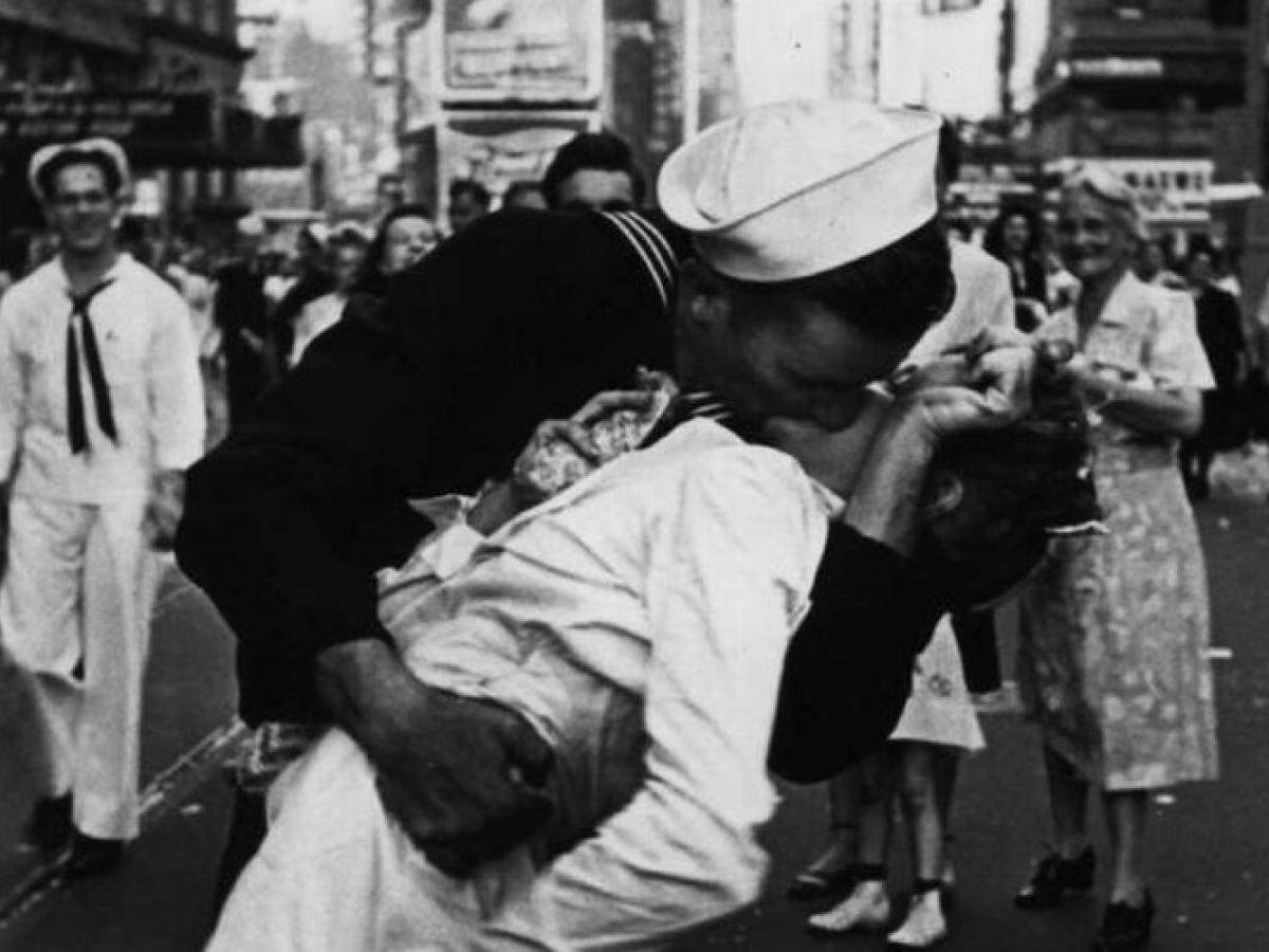 Día del Beso: canciones para dedicar