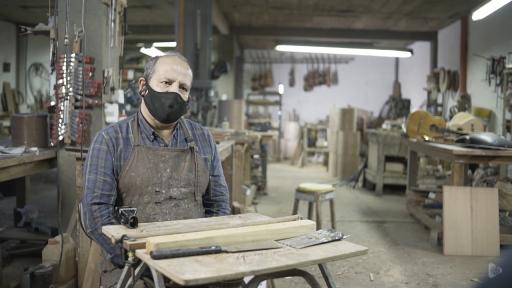 Artesanos de la música: la guacharaca en Bogotá
