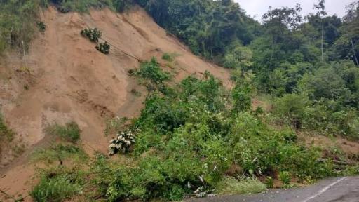 Cierre en la vía a La Línea por deslizamiento