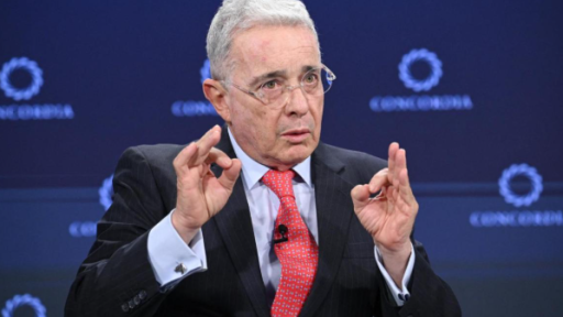 Señal Investiga movidas Álvaro Uribe para frenar el llamado a indagatoria por la masacre de El Aro
