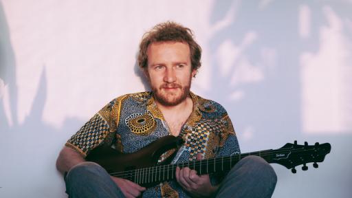 Si nos queremos tanto” de Buendía y los Guarachan Brothers en Miércoles de Descarga