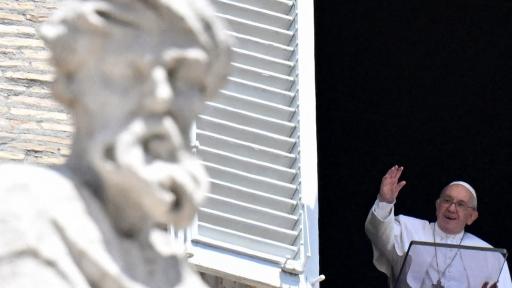 Papa Francisco insta a la calma en Ecuador