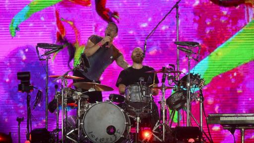 Colados fueron sacados por la Policía en el concierto de Coldplay