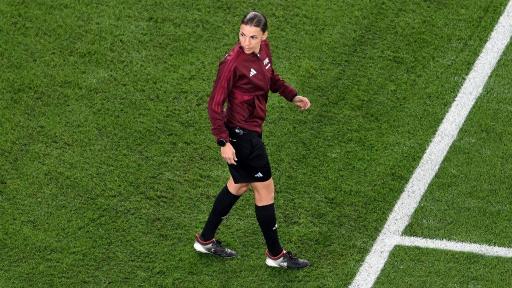 Stéphanie Frappart: primera mujer en arbitrar un partido del Mundial