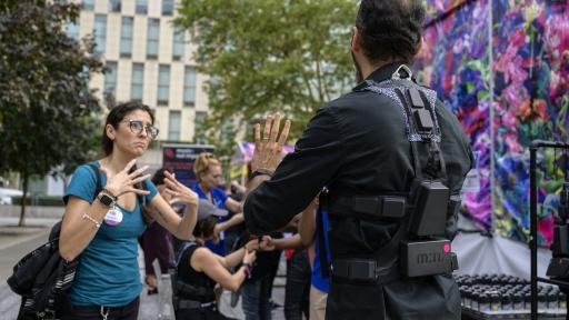 Chalecos que traducen música para sordos | Tecnología