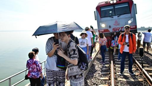 Tren flotante de Tailandia: fotos y lugar 