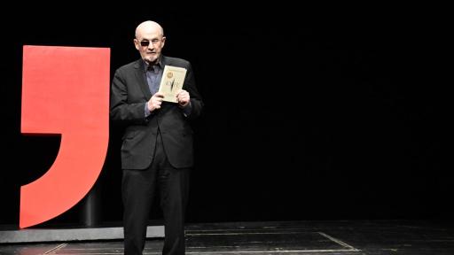 Salman Rushdie escritor de "Los versos satánicos" 