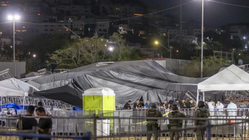 Tarima se desploma México: cifra muertos y heridos