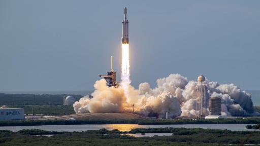 SpaceX: Se acerca la primera misión espacial tripulada