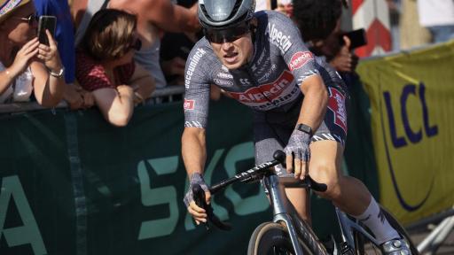 Jasper Philipsen se quedó con el sprint de la etapa 16 en el Tour de Francia