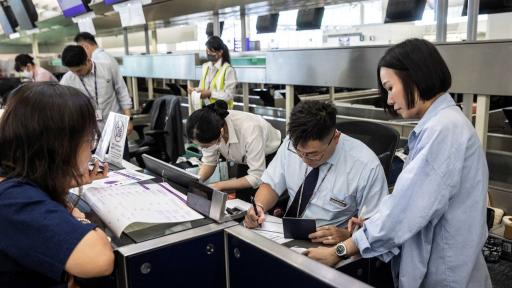 Falla tecnológica mundial afecta vuelos y bancos