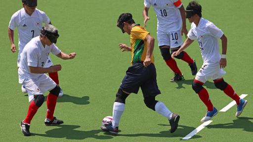 En el fútbol 5 adaptado, ¡Silencio, se juega!