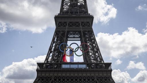 París 2024: anillos olímpicos permanecerán en Torre Eiffel