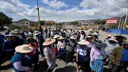 Manifestantes en Bolivia ocasionadas por el atentado a expresidente Evo Morales.