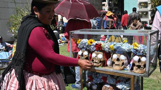 Fiesta de las Ñatitas, Bolivia.
