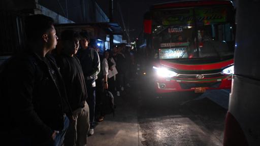 Ecuador anuncia suspensión de cortes de energía