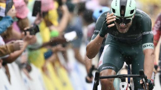 Jonathan Milan se quedó con la etapa 17 del Tour de Francia