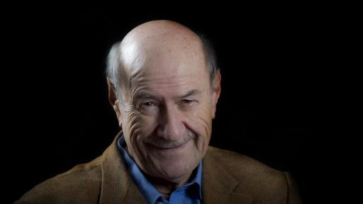 Muere a los 83 años el escritor chileno Antonio Skármeta, autor de "El cartero de Neruda"