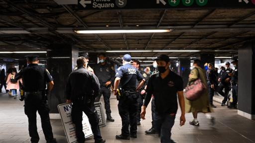 Tiroteo en el metro de Nueva York: Policía busca al sospechoso