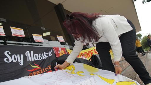 Protestas de docentes en Bogotá por devolución de salarios descontados
