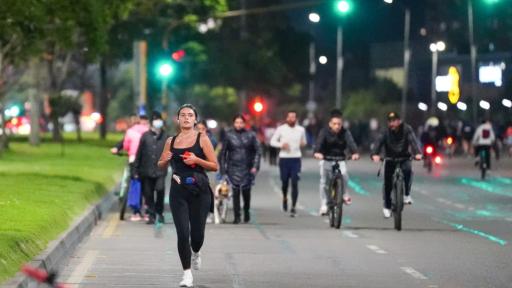 Ciclovía Nocturna en Bogotá 2025: horarios, rutas, cierres viales