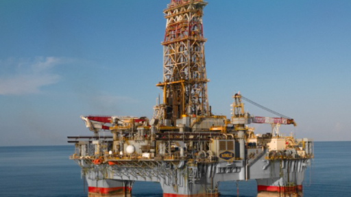 Petróleo baja tras alcanzar los 120 dólares por barril