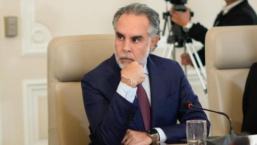 Benedetti no irá a juicio tras conciliar con Lina María Arbeláez