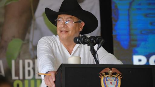 Aprobación de Gustavo petro