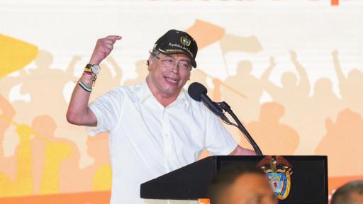 Petro acusó a la CRC de censura por no dejar promocionar marchas del 1 de mayo